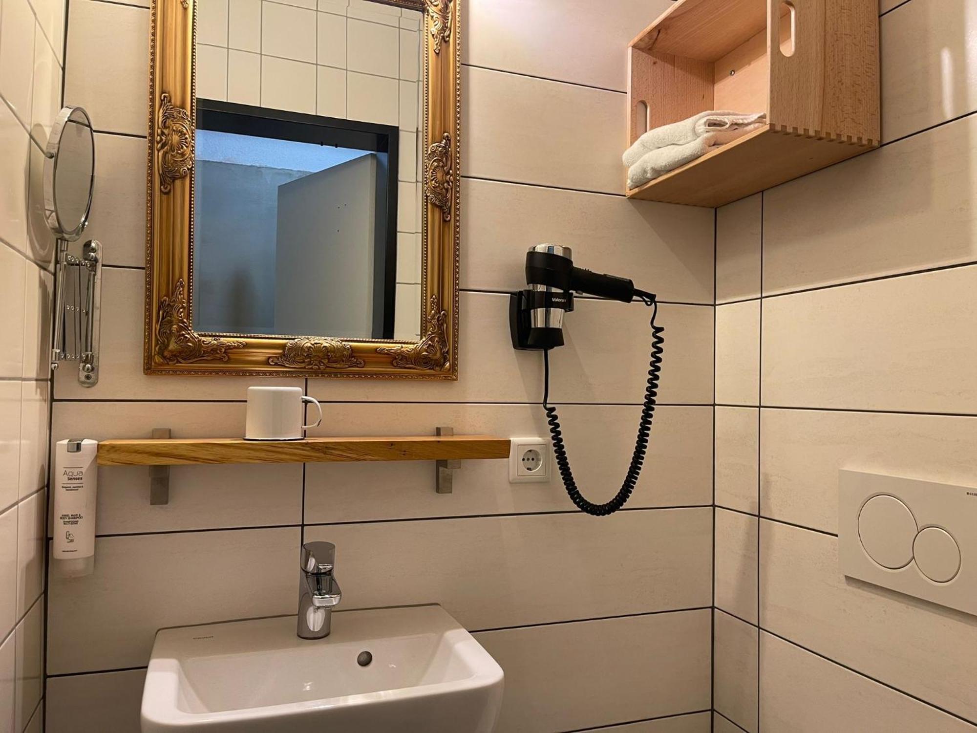 Koby Work&Stay Souterrain Apartment, Wifi&Komfort Herford Ngoại thất bức ảnh
